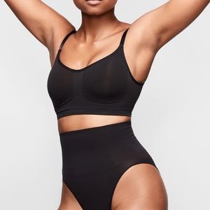 SEAMLESS SCULPT BRALETTE